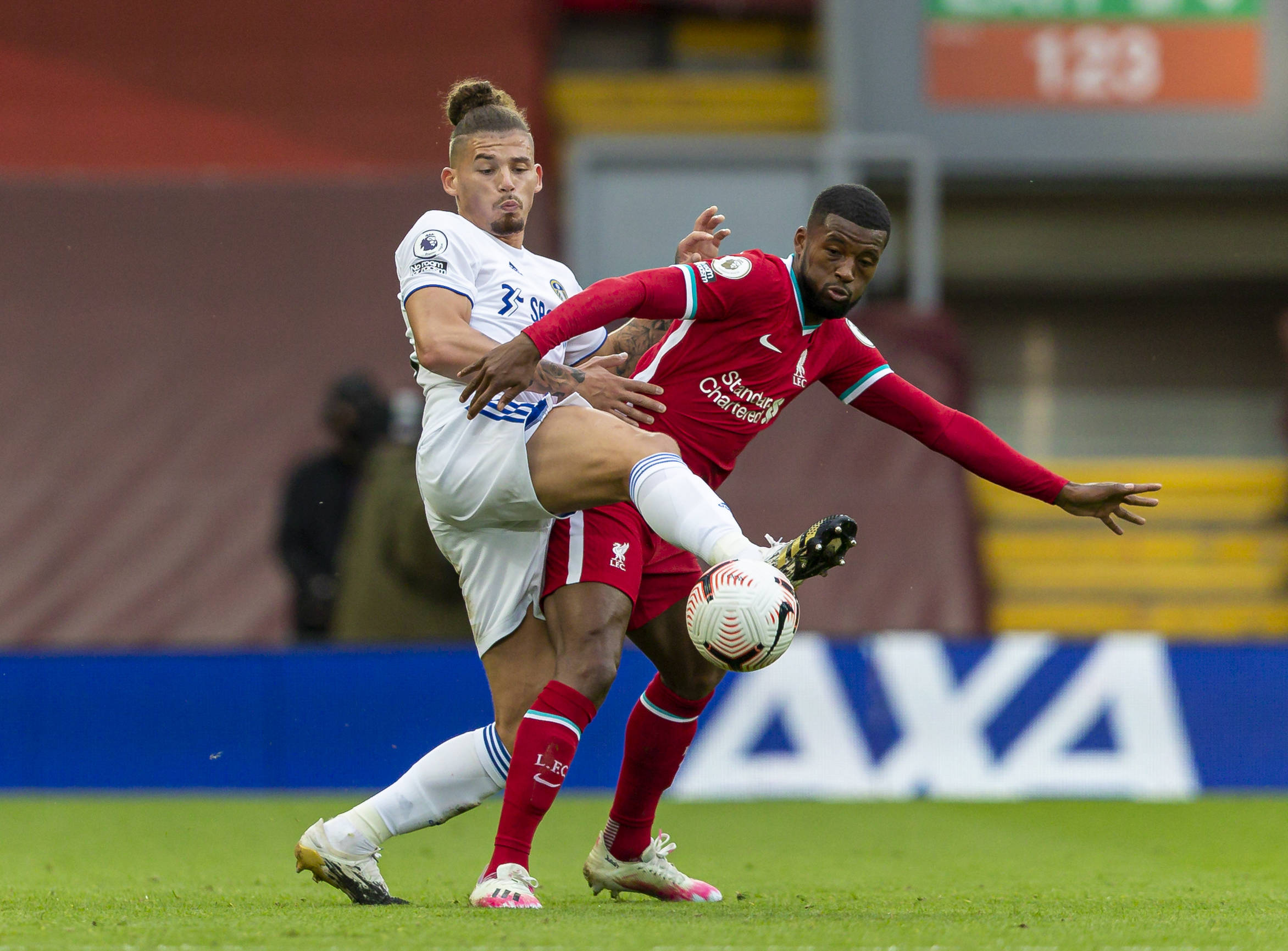 自接任國際 自接任國際